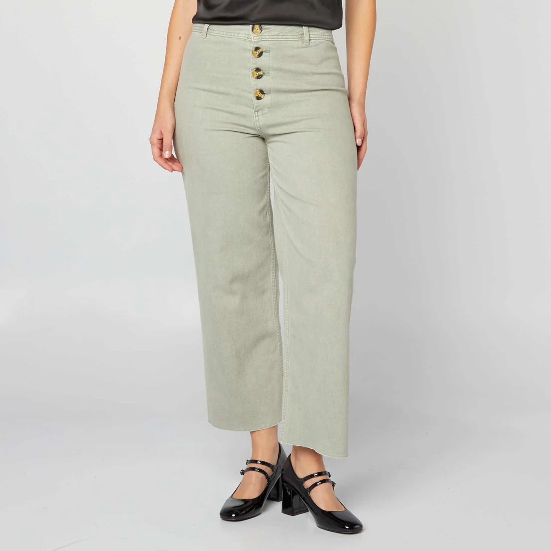women-wide leg jeans opening with fancy buttons-green